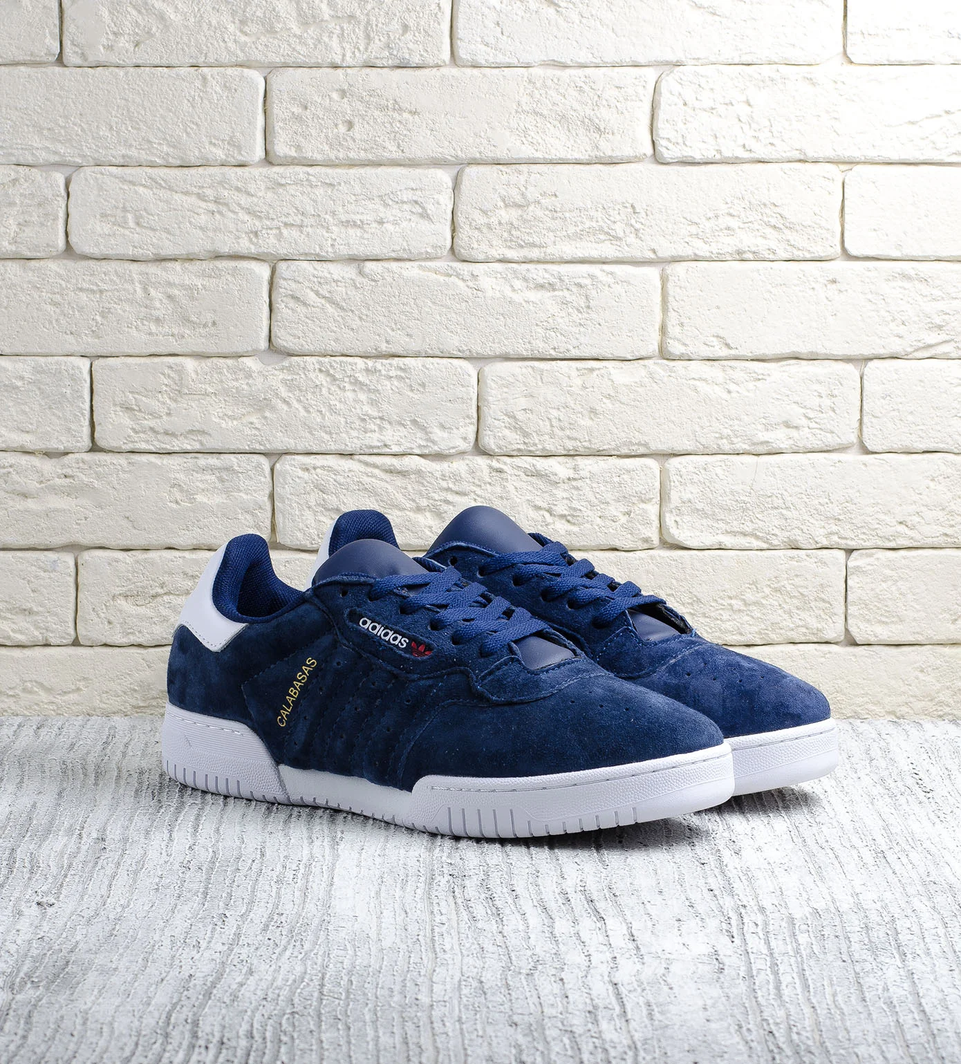 Adidas calabasas top