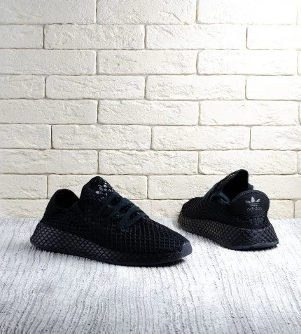 All black adidas deerupt sales