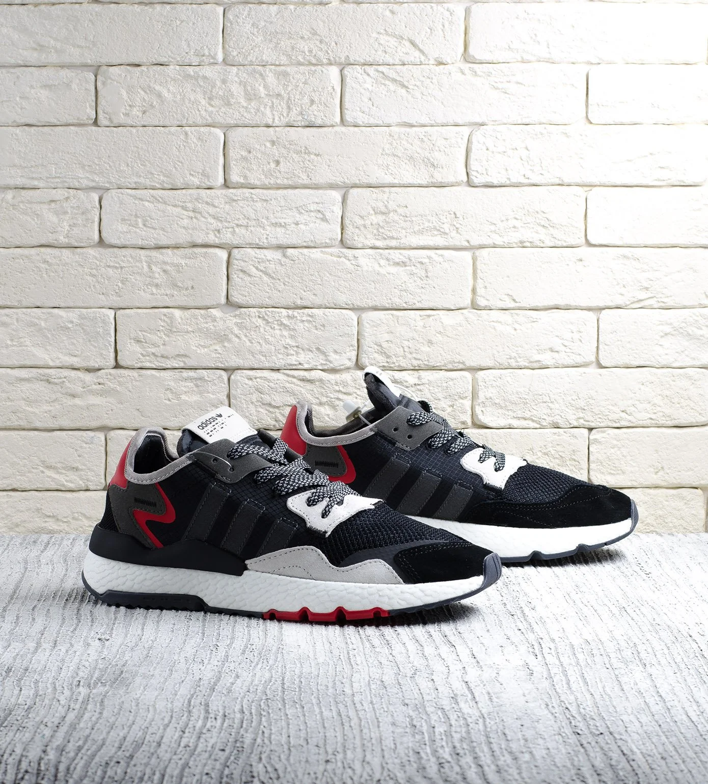 Foot locker store nite jogger