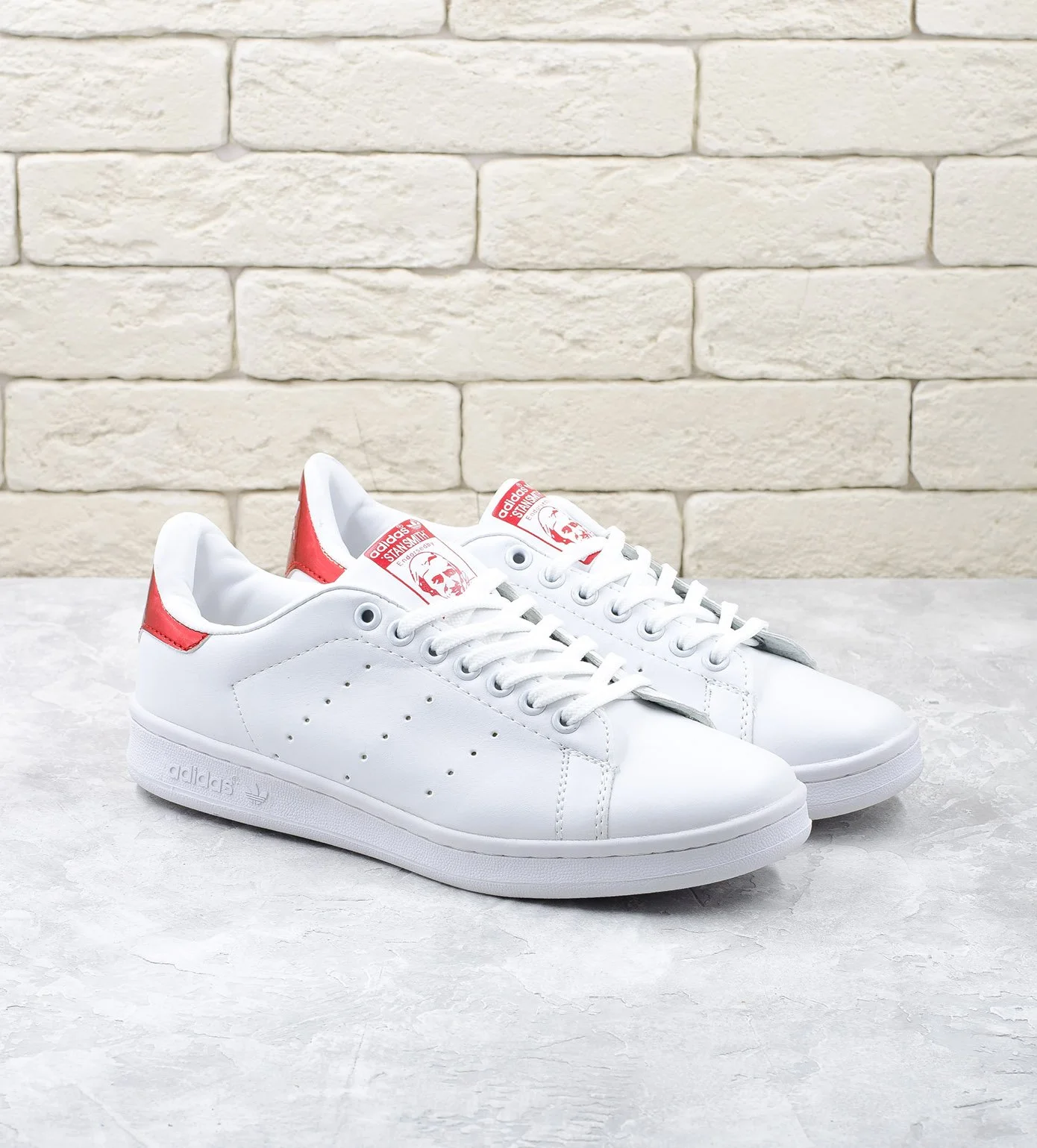 Adidas stan smith white hotsell red