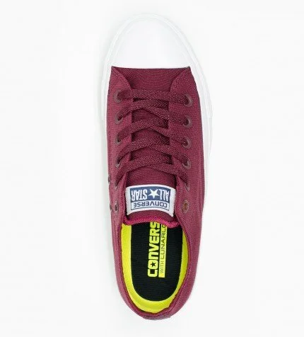 All star maroon converse 2025