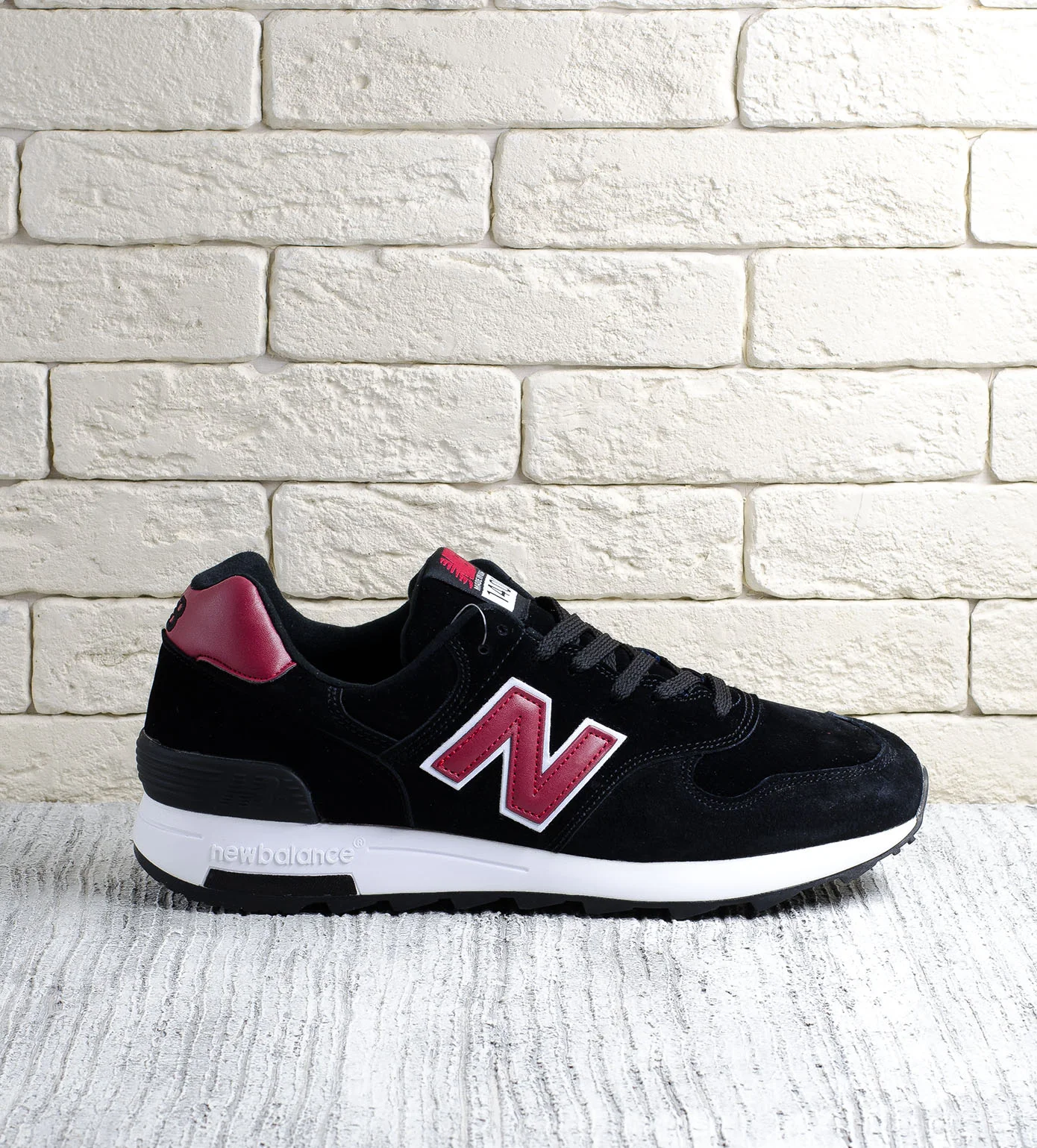 All black new balance 1400 2025