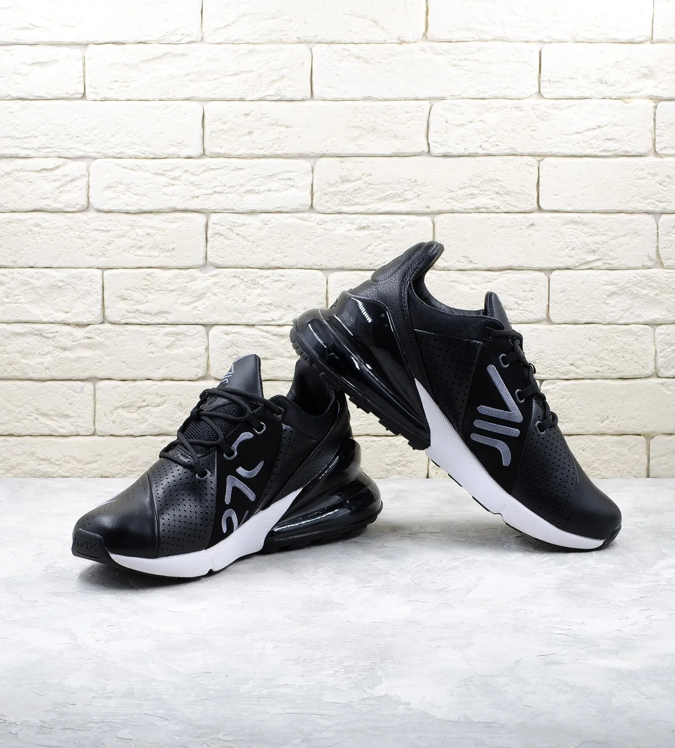 Nike AIR MAX 270 Premium Leather