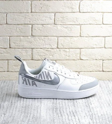 Nike sneakers under 1 online
