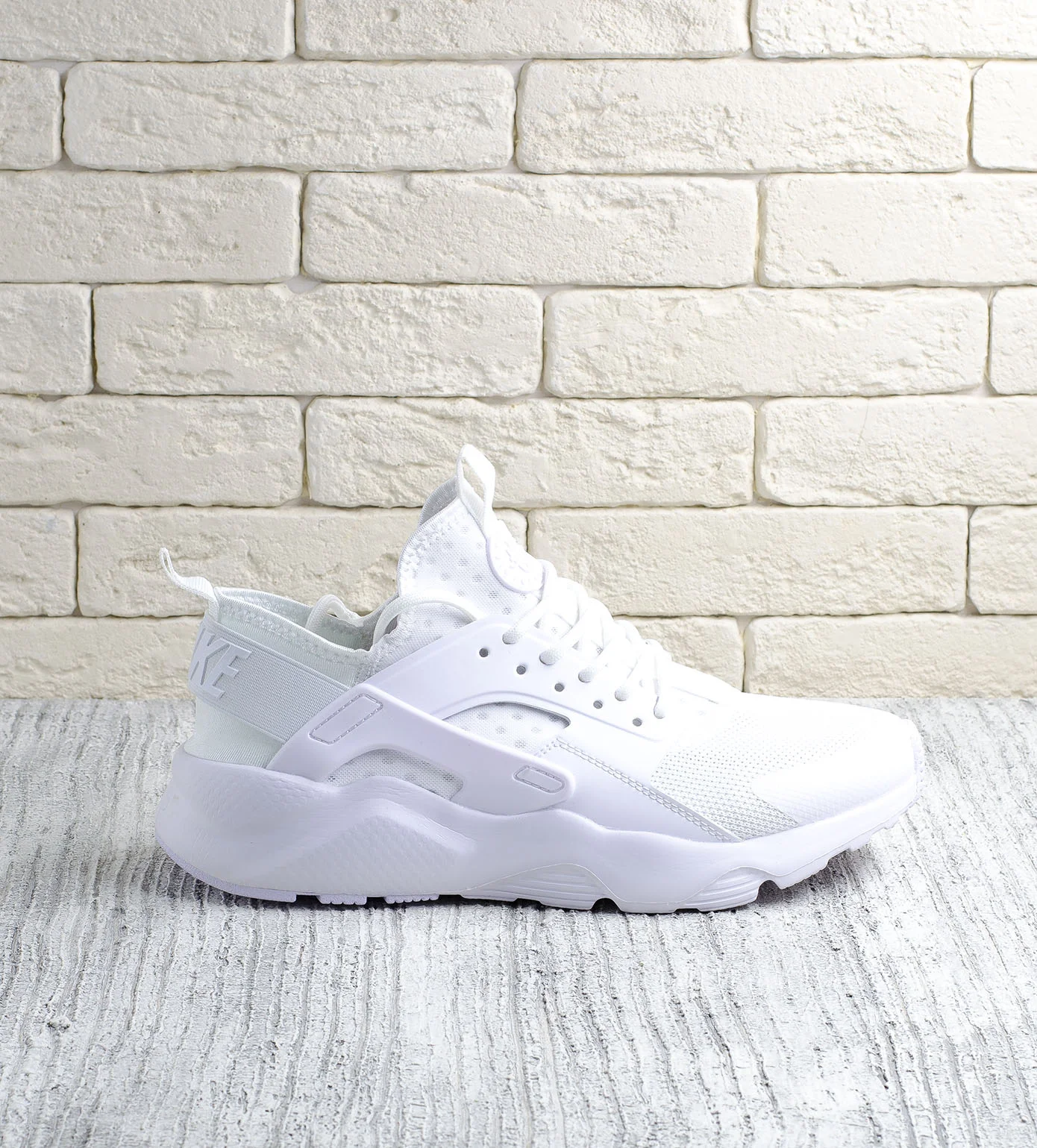 Nike Air Huarache white