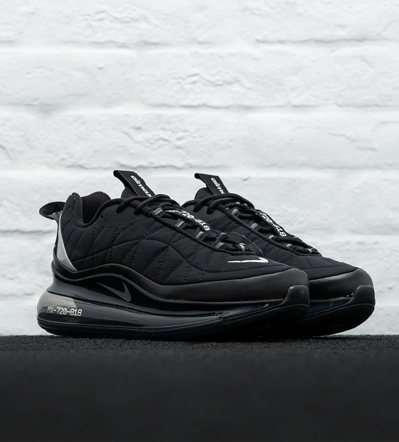 720 black and white outlet