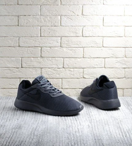 Nike Tanjun