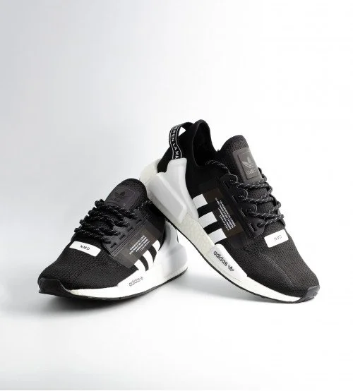 Adidas black and white hotsell nmd r1