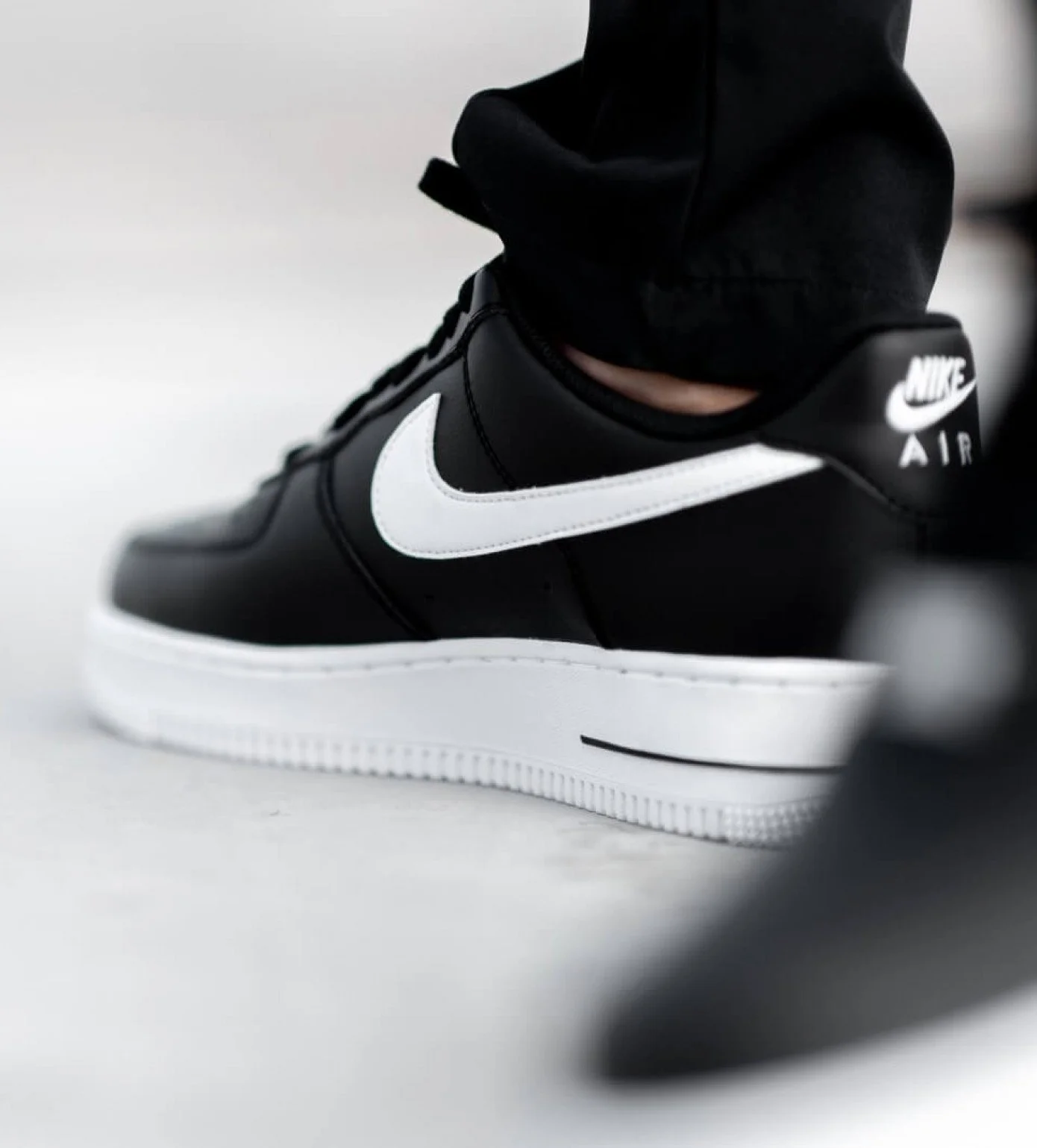 Nike force black outlet and white