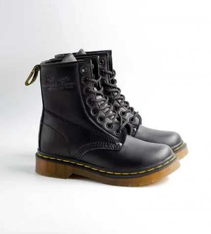 Dr martens cheap smooth black