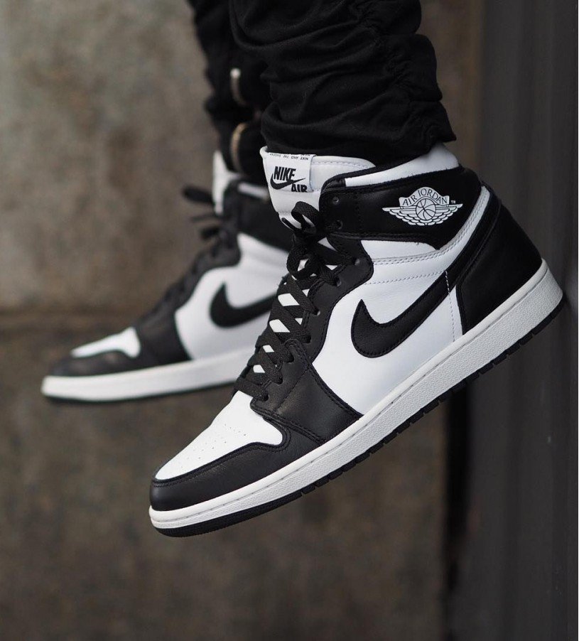 Nike Air Jordan 1 Black-White Nike Air Jordan 1 Black-White