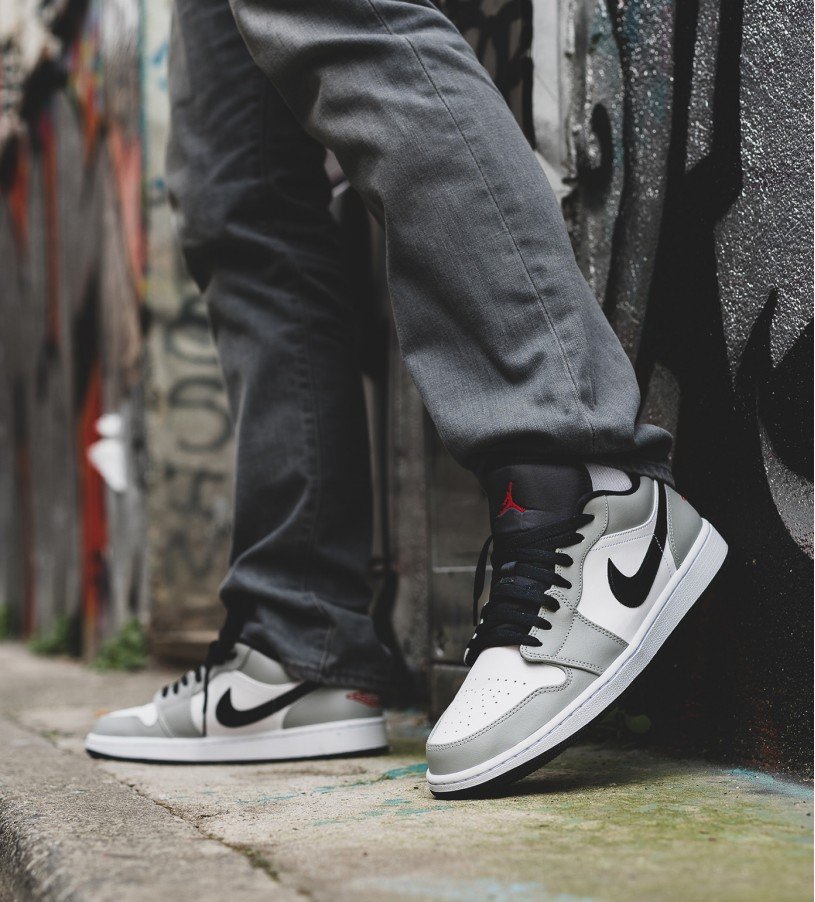 Nike Air Jordan 1 Low Smoke Grey Nike Air Jordan 1 Low Smoke Grey