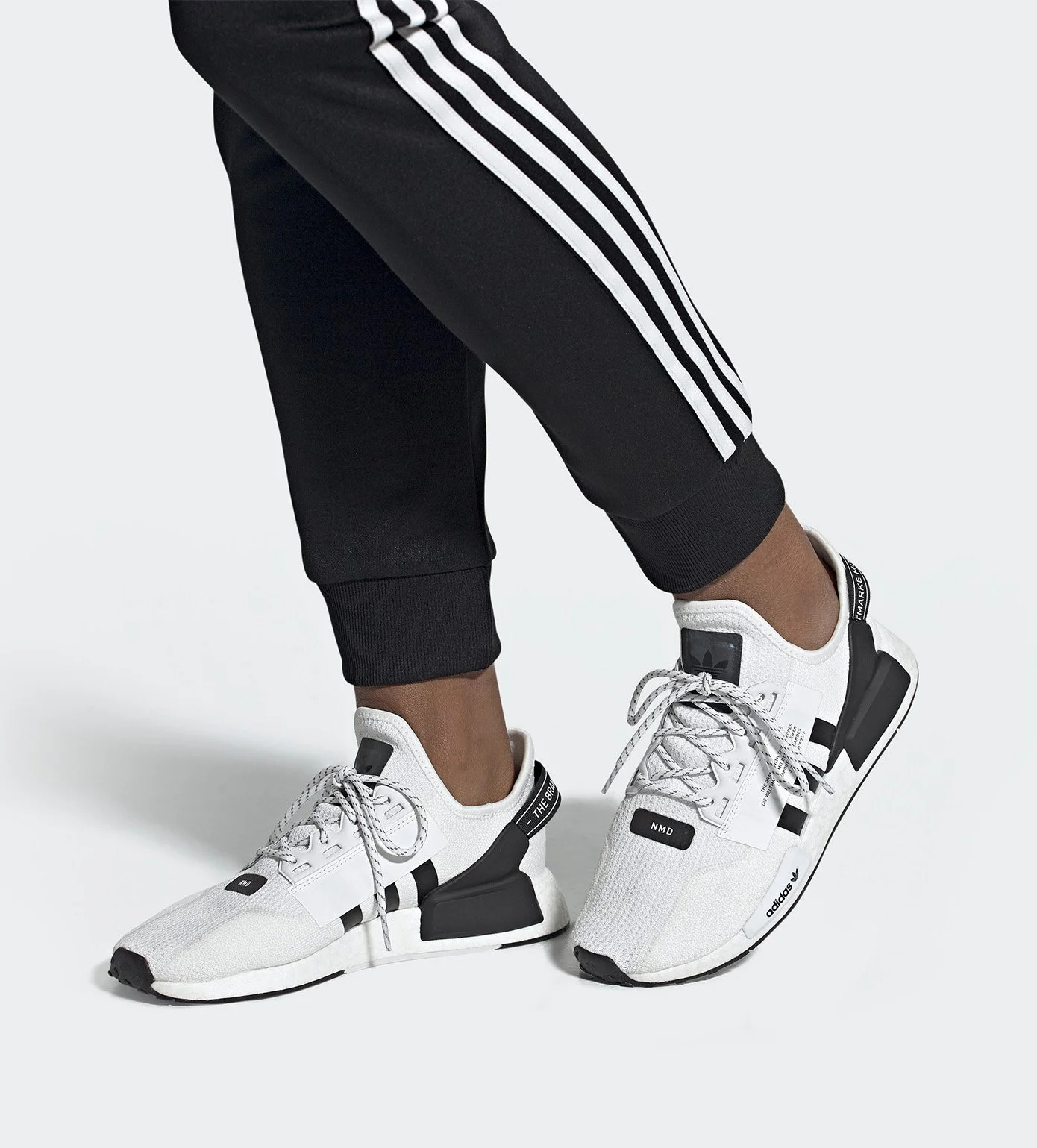 Adidas r1 best sale black and white