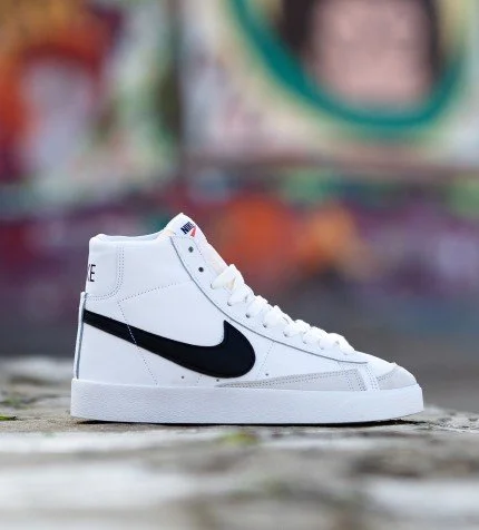 Nike blazer vintage 77 white black online