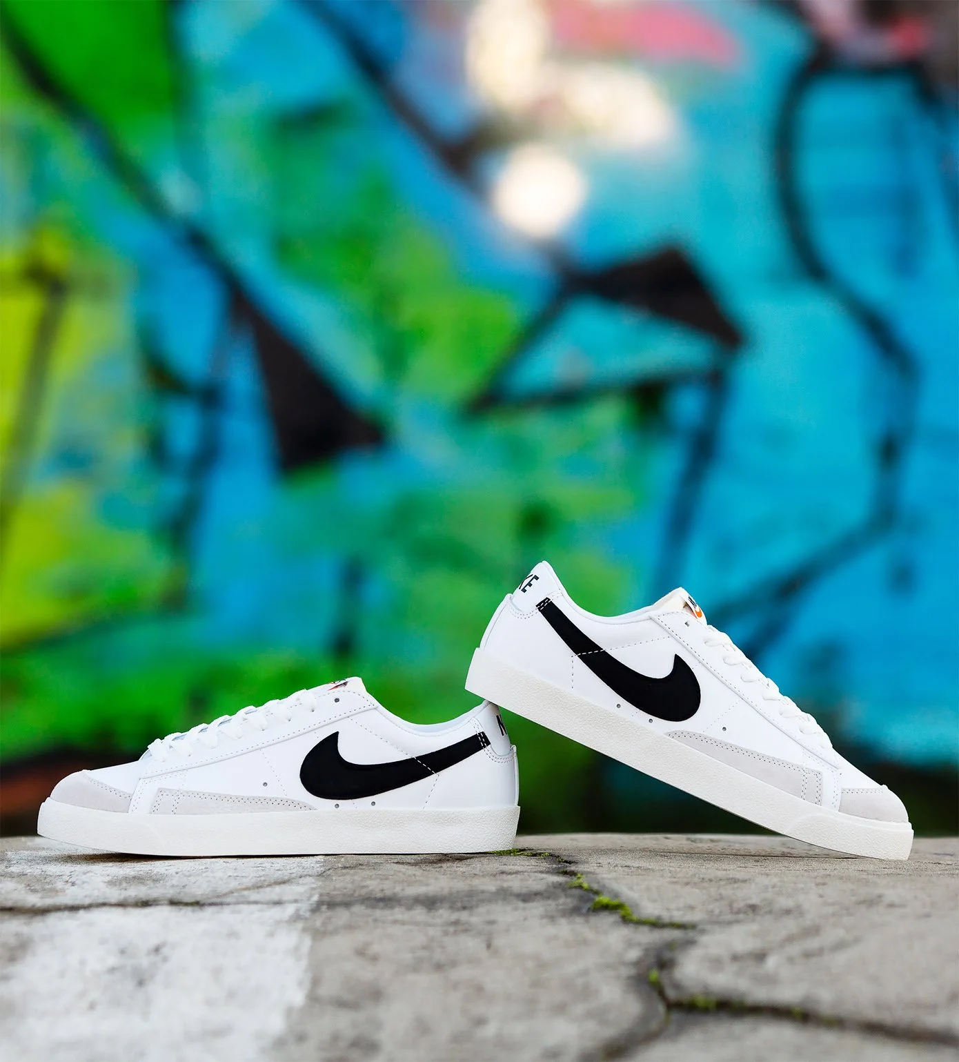 Nike blazer low white and black online