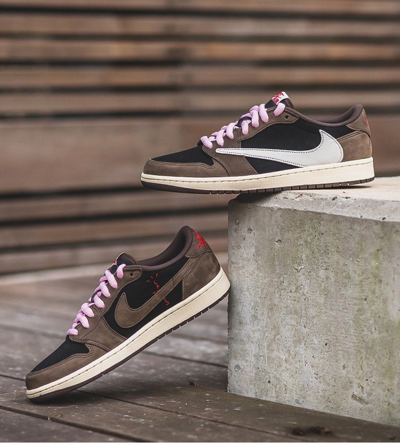 Nike Travis Scott x Air Jordan 1 Low Dark Mocha Nike Travis Scott x Air Jordan 1 Low Dark Mocha