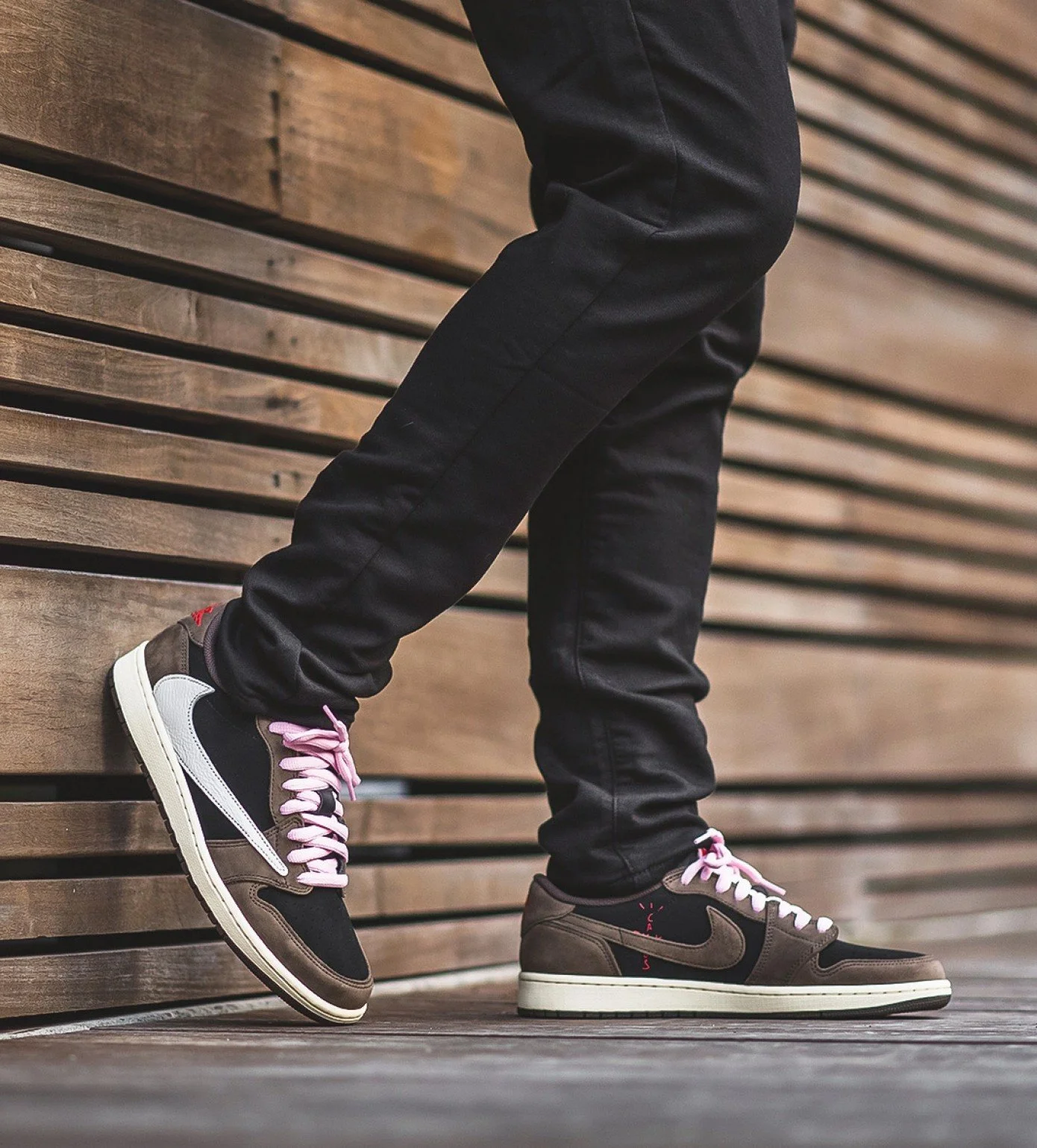 Nike air jordan 1 low x travis scott hotsell