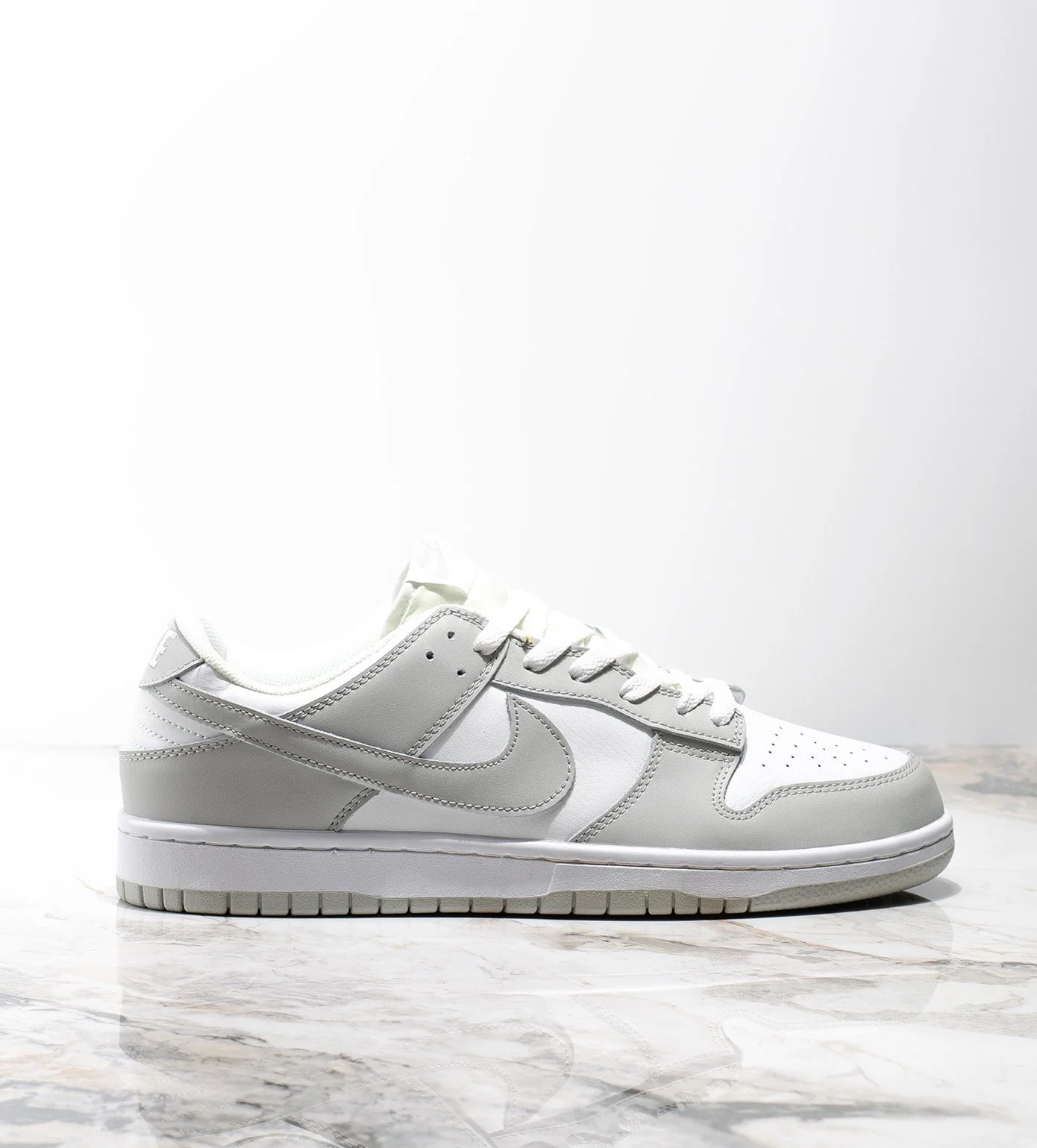 Nike SB Dunk Low ホワイト/グレー Кроссовки Nike SB Dunk White-Gray купить в Краснодаре