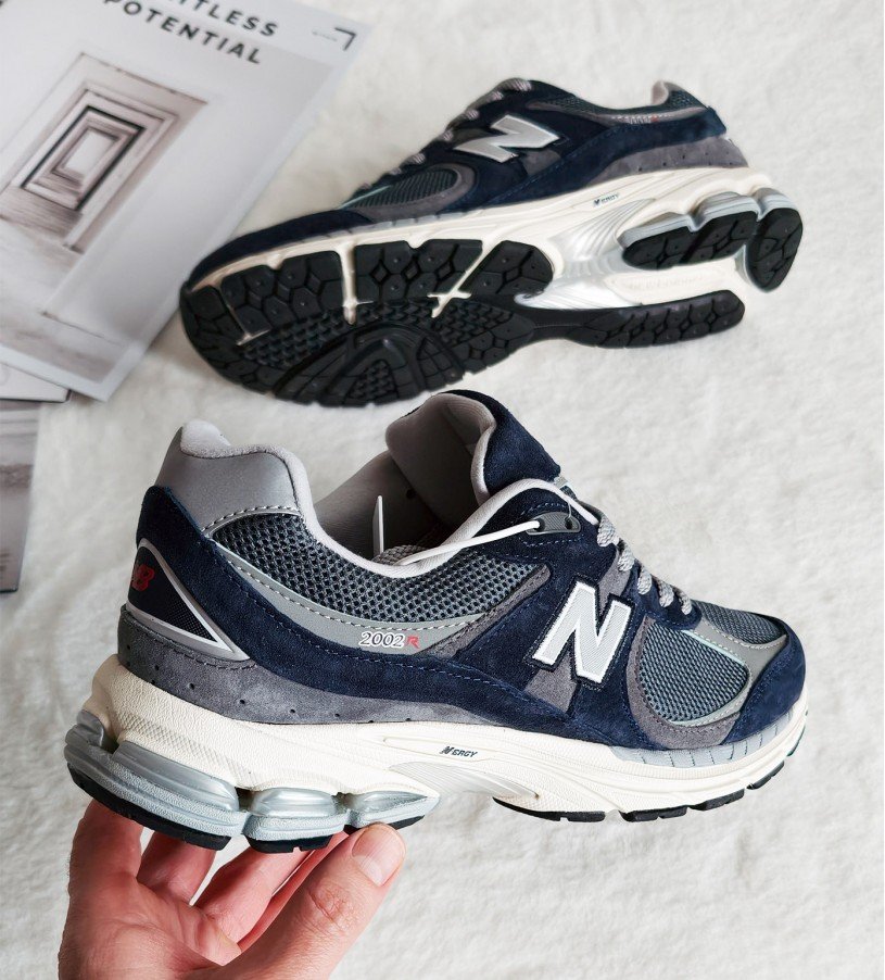 New Balance 2002R Midnight Navy