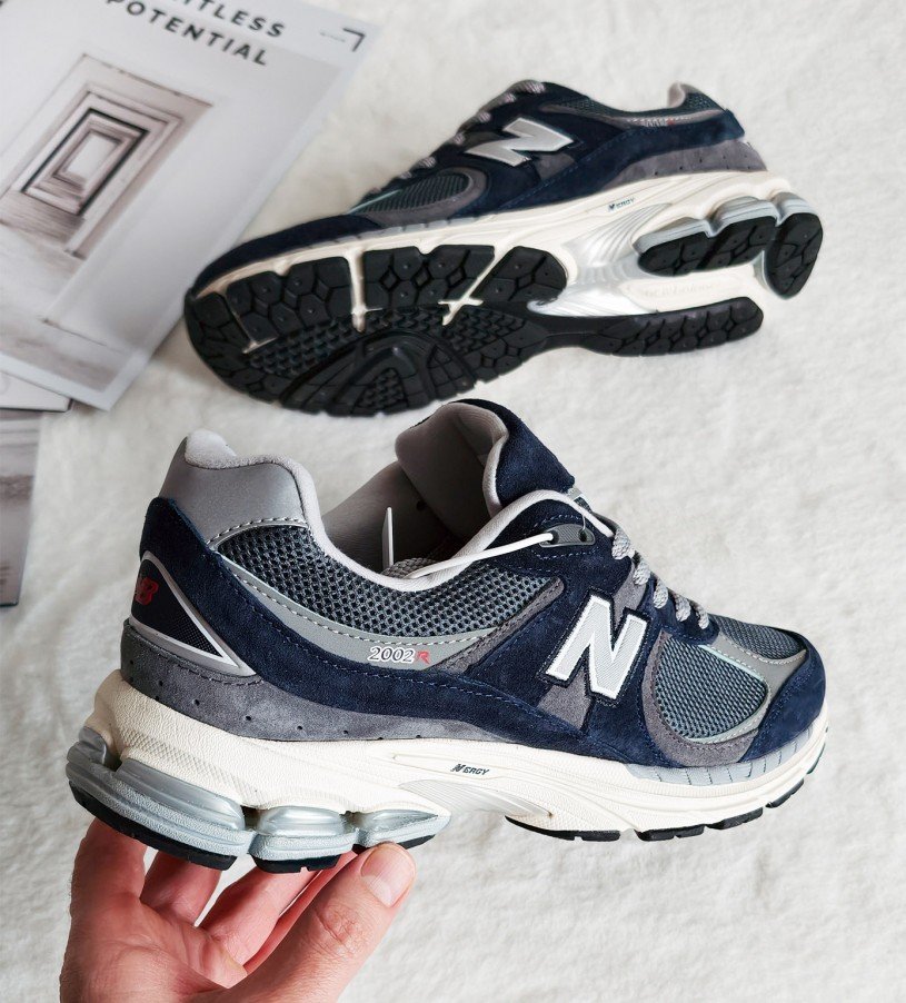 New Balance 2002R Midnight Navy New Balance 2002R Midnight Navy
