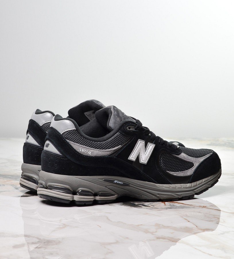 New Balance 2002R Earth Black