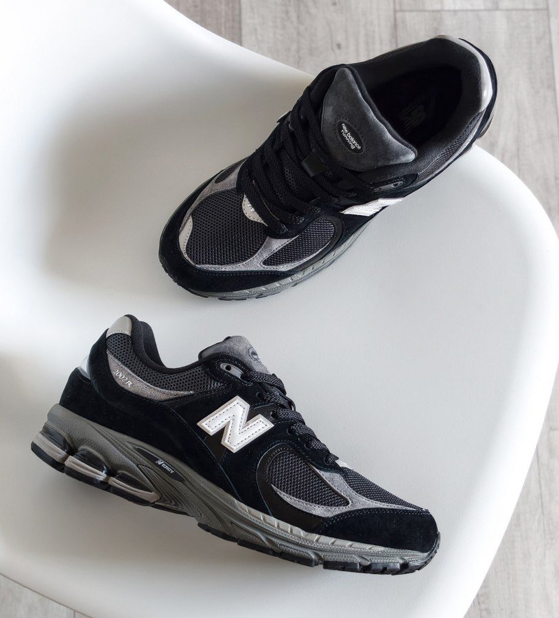 New Balance 2002R Earth Black