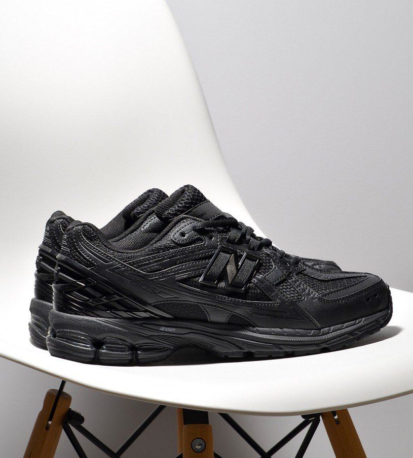 New Balance 1906U Total Black Premium